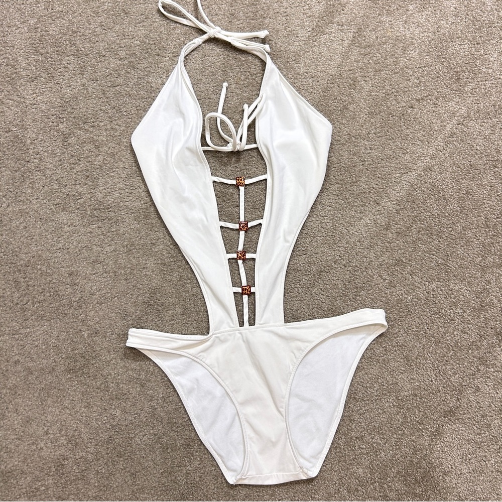 SAUVAGE California White One Piece Sz L